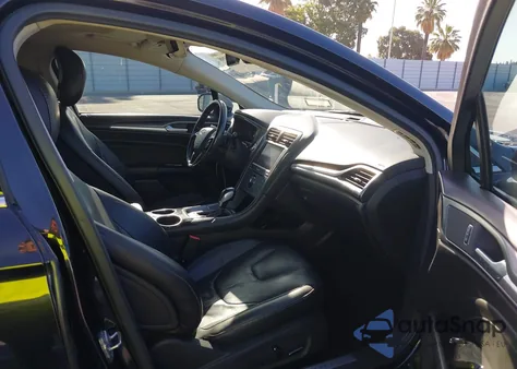 2013 Ford Fusion Titanium z USA, uszkodzony, nr VIN 3FA6P0K97DR141175